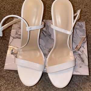 NEVER WORN WHITE STRAPPY HEELS